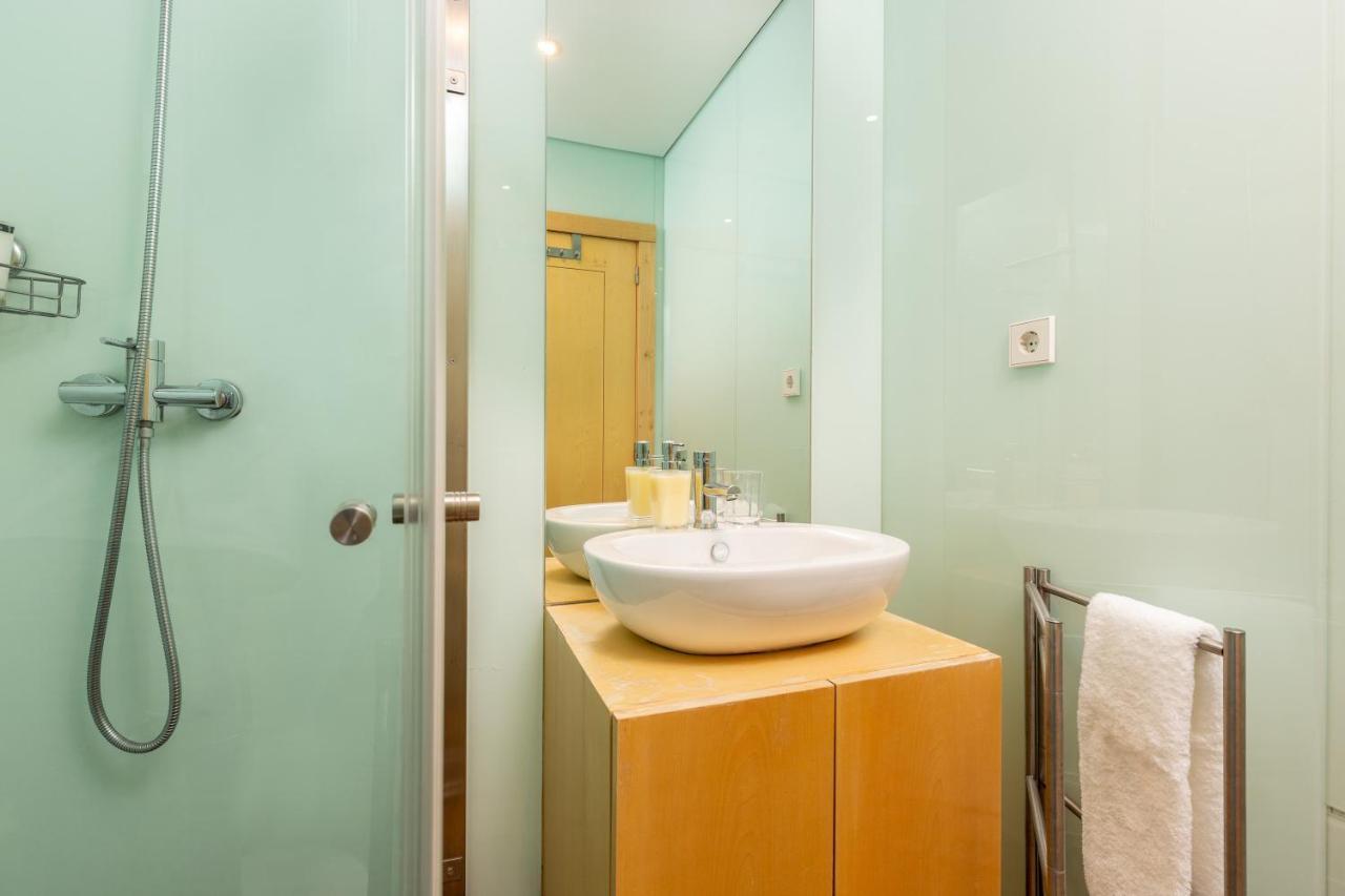 Sunny Loft In Downtown Porto With Private Parking Lägenhet Exteriör bild