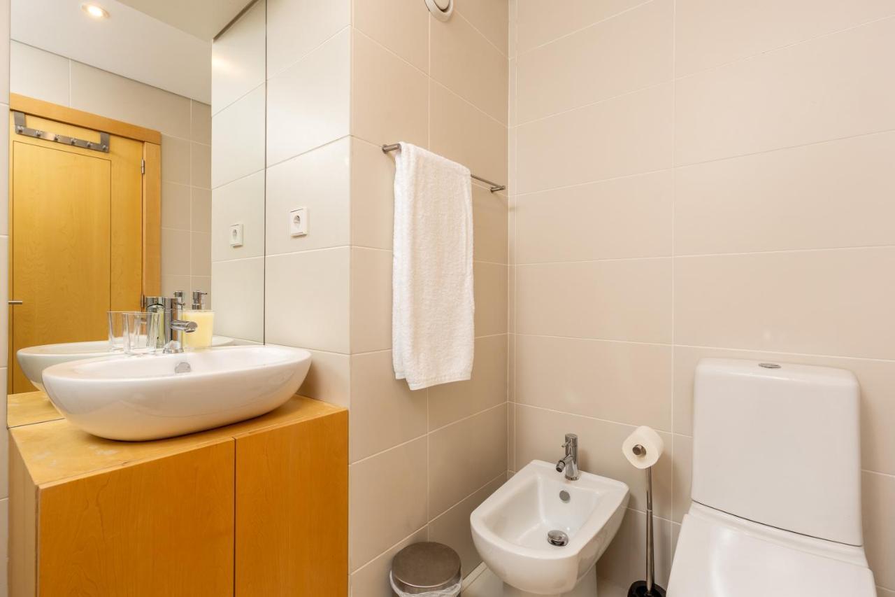 Sunny Loft In Downtown Porto With Private Parking Lägenhet Exteriör bild